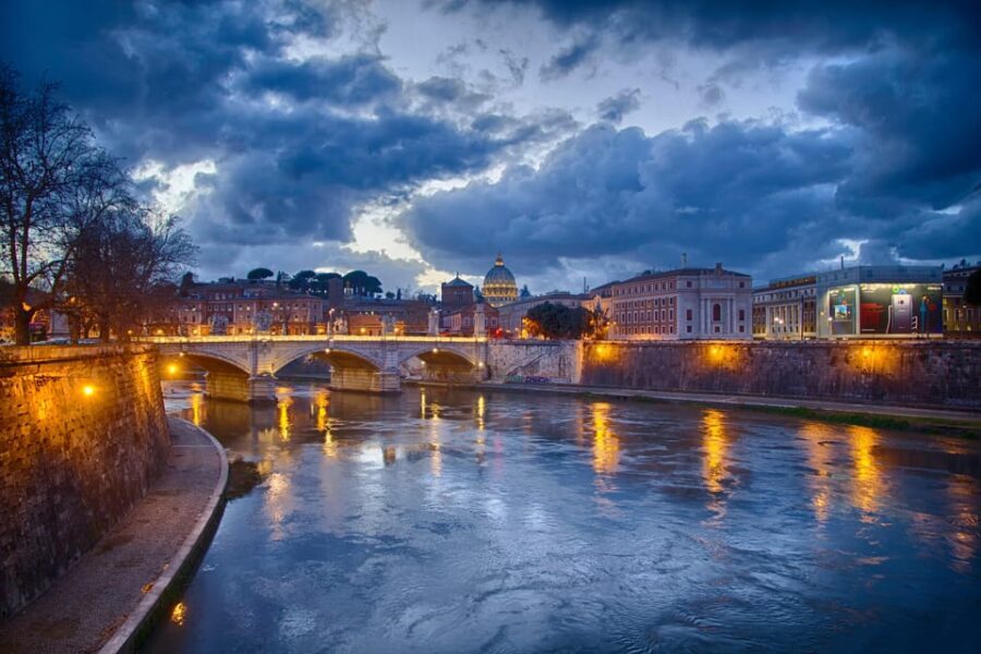 Rome: Evening Walking Tour by Moonlight - Who Should Consider This Tour?