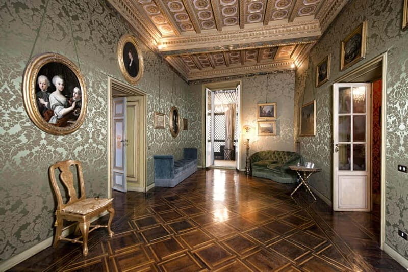 Rome: Exclusive Private Tour of Palazzo Ruspoli and Prosecco - Why This Tour Appeals to Different Travelers