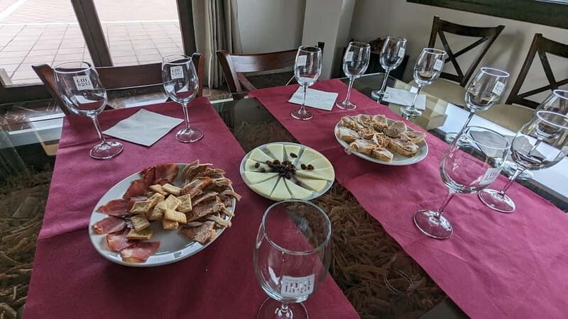 Ronda: Winery Tour with Wine Tasting and Tapas - The Tasting Experience