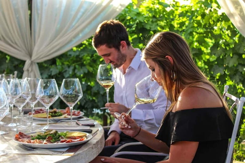 San Gimignano: Wine and Oil Tasting with Tuscan Appetizers - The Itinerary Breakdown