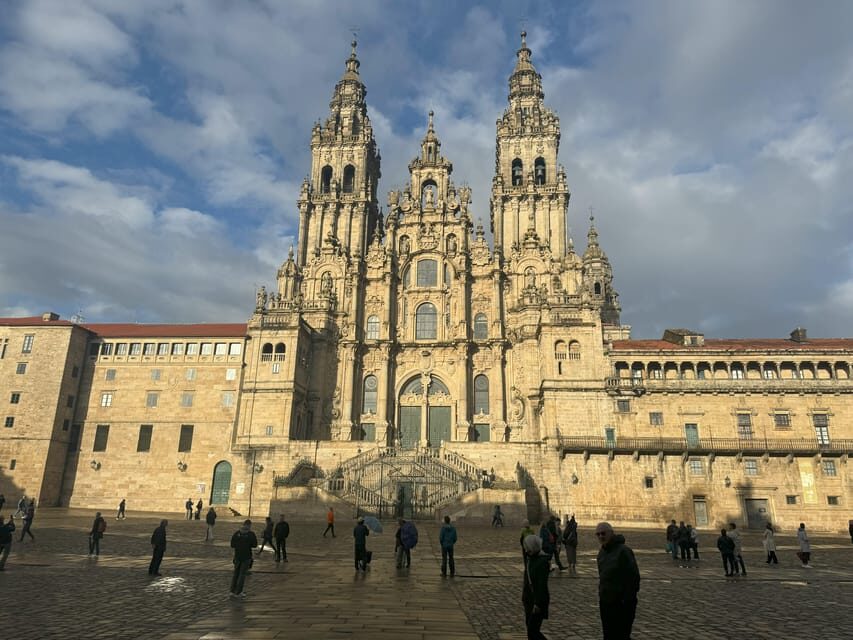 Santiago Cathedral Guided Tour with Portico de la Gloria - Inside Santiago Cathedral: A Look at Sacred Art and Pilgrimage