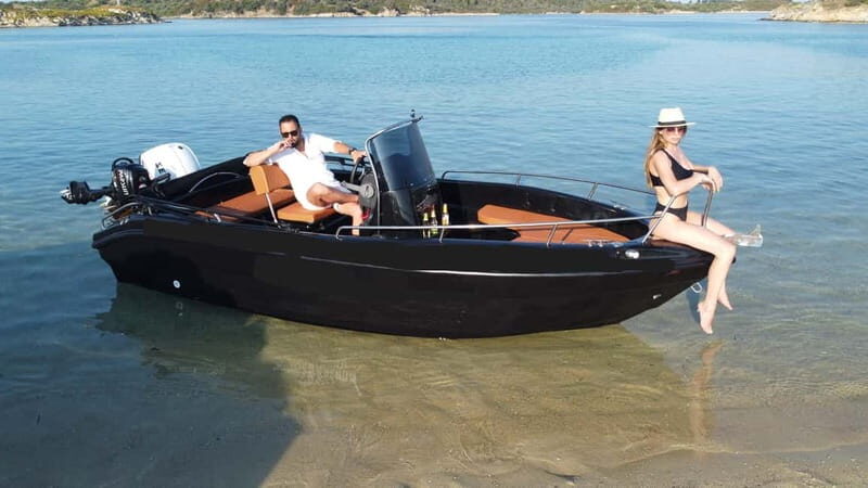 Santorini: Self-Drive Boat Rental without Boat License - The Sum Up