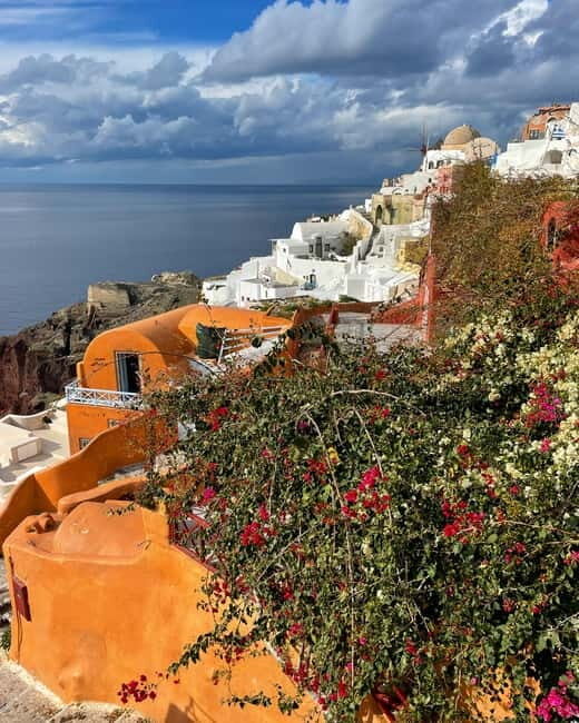 Santorini sightseeing -land tour (small group) - The Sum Up