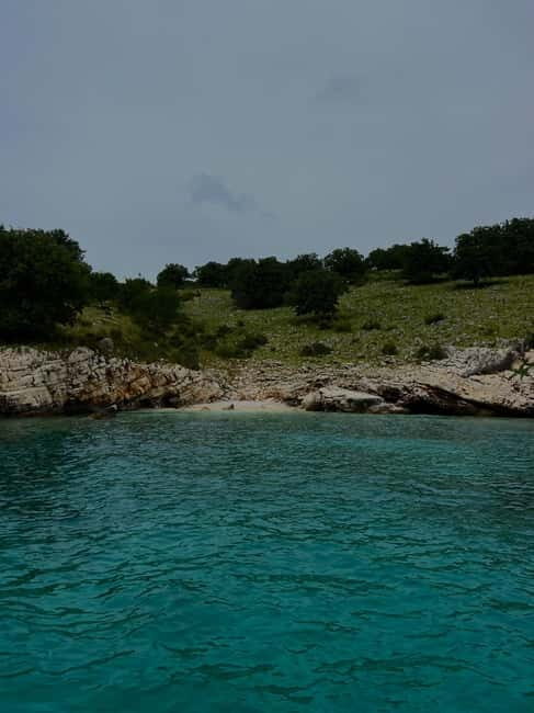 Sarandë Boat Tour with Free Beach Umbrella Access - Practical Tips and Considerations