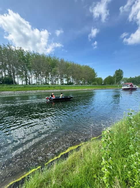 Self-Guided Electric Boat Rental - The Value of a Self-Guided Waterway Adventure