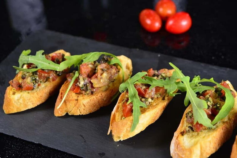 Seville in Depth: Exclusive 6-Hr Walking Tour+Tapas & Drinks - What Makes the Experience Special