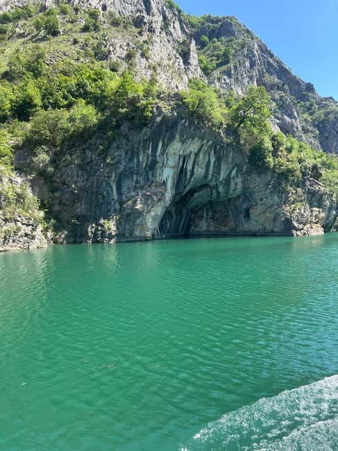 Shala River and Komani Lake Day Tour from Tirana - Dining and Leisure by the River