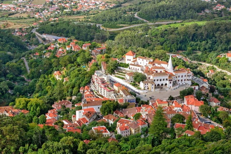 Sintra Hike: Past palaces and hidden paths. - Why a Guided Hike?
