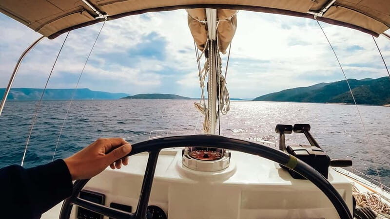Sorrento and Capri: Dinghy Tour with Bathroom and Lunch Stops - Why This Tour Offers Great Value