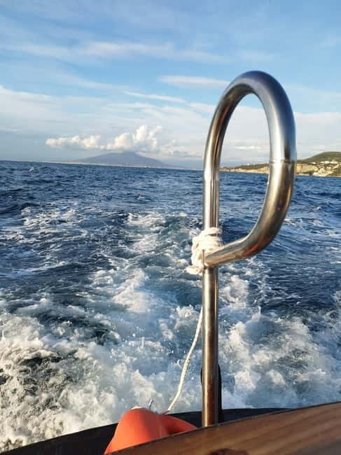 Sorrento: Private Sunset Cruise with Aperitif and Swim Stop - The Experience in Detail