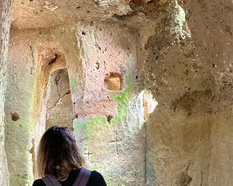 Sovana: Vie Cave & Etruscan Culture Hiking Tour with Tasting - Tasting the Volcanic Wines