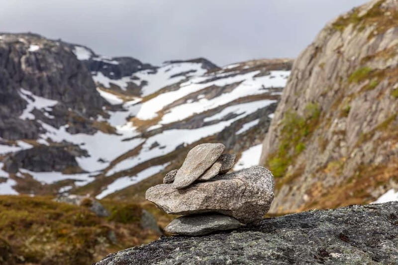 Stavanger: Kjerag Summer Hike with Packed Lunch - Arriving at the Trailhead and Preparing for the Ascent