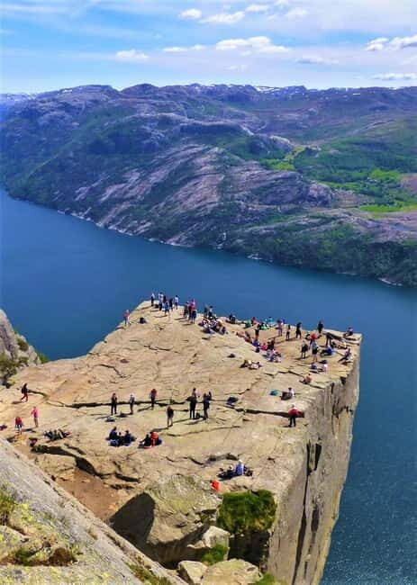 Stavanger: Prekestolen Tour with Guide and Pickup - The Trail and the Top of Prekestolen
