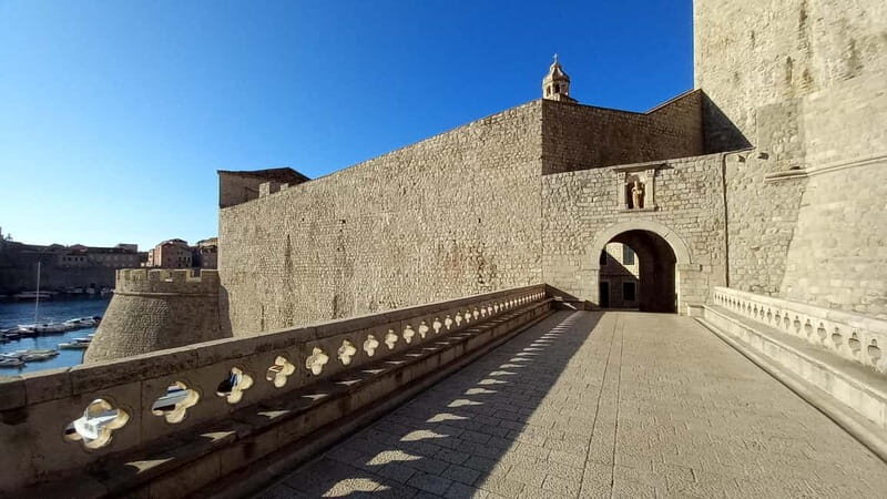 Sunset Wall Walk: 75-Minute Guided Tour & Free Exploration - What to Expect and Practicalities