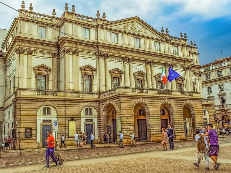 Taking a stroll in Downtown Milan Private Skip the Line Tour - What’s Included and What to Keep in Mind