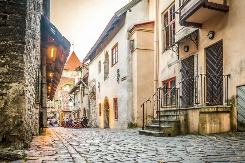 Tallinn: 1.5-Hour Old Town Walking Tour - The Experience in Detail