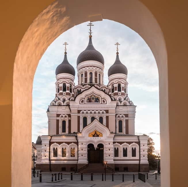 Tallinn: Old Town Tour with Bog Walk - Why This Tour Delivers Value