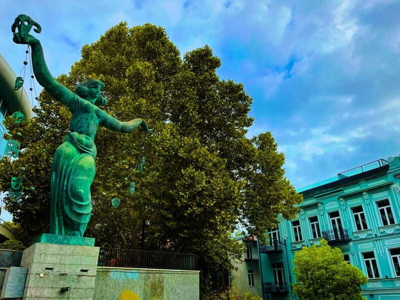 Tbilisi: Walking Tour of Main Highlights With Food & Wine - Breaking Down the Itinerary