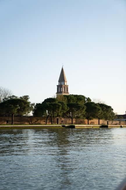 The enchantment of the lagoon between the islands of Murano, Burano, Torcello, and Sant'Erasmo - The Return and the Toast