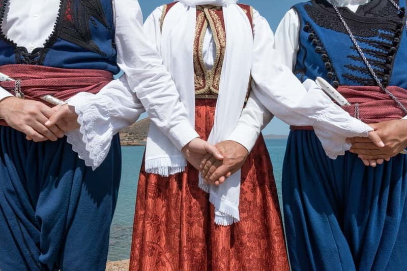 Traditional Greek Show in Plaka with Dinner - Authenticity and Entertainment: Whats the Real Value?
