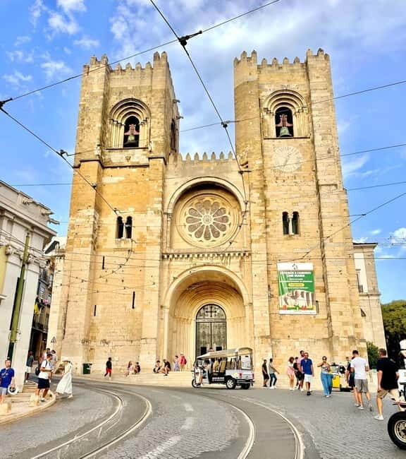 Tuk-Tuk sightseeing in lisbon(Old town) - An Itinerary Packed with Highlights