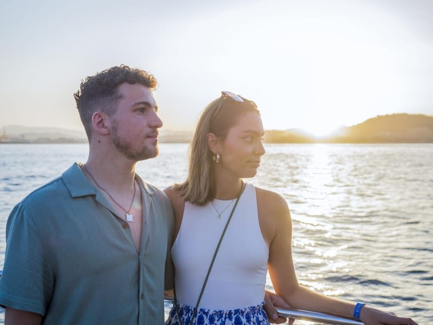 Valencia: Catamaran Cruise with Sunset Option - How the Tour Unfolds: What to Expect