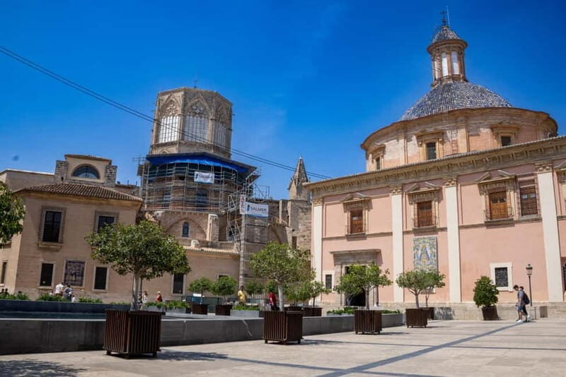 Valencia: Private City Center Highlights Tour with a Local - Starting Point: Torres de Serranos