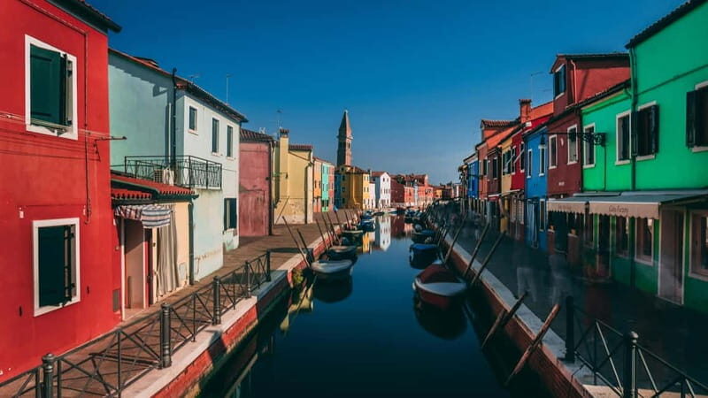 Venice: Boat Tour, Murano, Burano & Mysterious Secret Island - Burano: The Colorful Island of Lace and Life