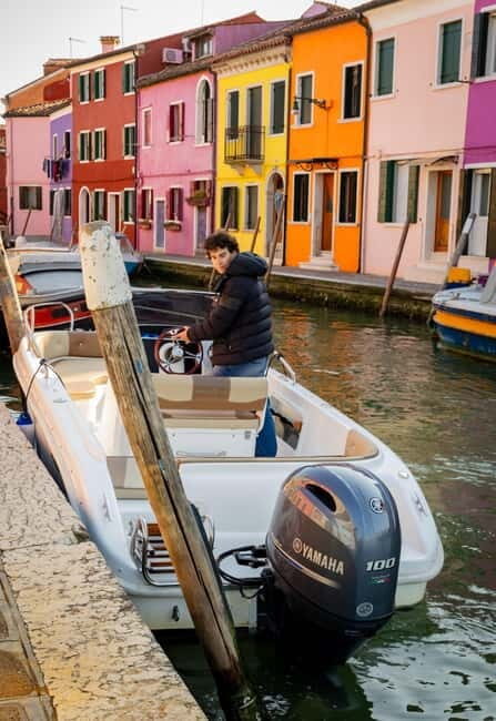 Venice: Private boat tour and shooting in Burano - The Value of the Experience