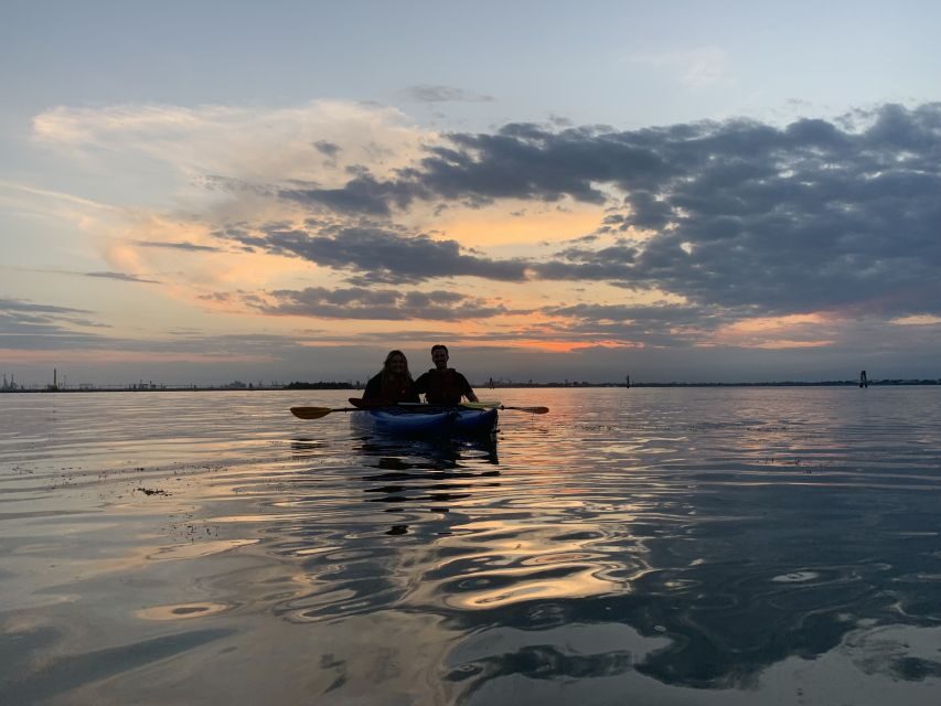 Venice: Sunset Kayak Tour in the Canals - Analyzing the Value