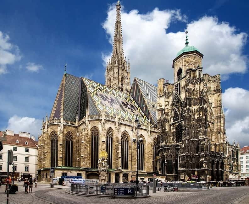 Vienna: Sightseeing Tour in an 8 seats electric classic car - The Itinerary: What Youll See and Experience