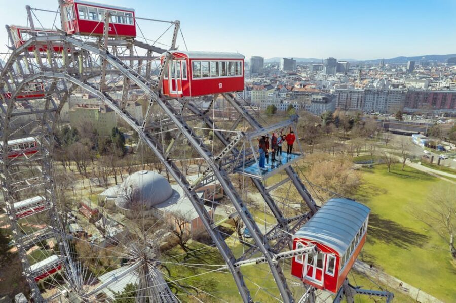 Vienna: Vienna Giant Ferris Wheel: Platform 9 Experience Ride - What Makes the Platform 9 Experience Special?