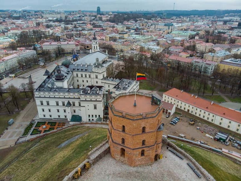 Vilnius: City Bike Tour of Vilnius Highlights - The Itinerary Breakdown