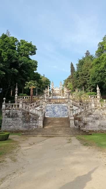 Vineyards and History of the City 6H - Who Will Love This Tour?