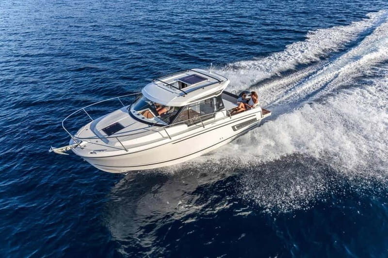 VIP Prague YachtBoat SPEED Experience: All-You-Can-Drink - The Itinerary and Highlights