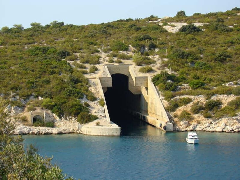 Vis: Historic Military Tour w/ Fort George Visit & Transfer - What to Expect During the Experience