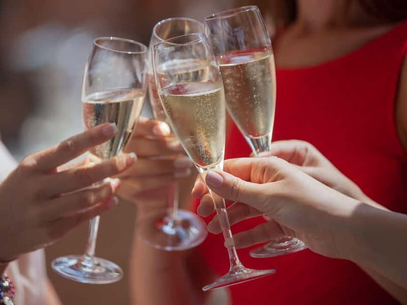 Warsaw: Romantic Cruise with ProseccoBirthdays & Proposals - How the Cruise Works: What to Expect