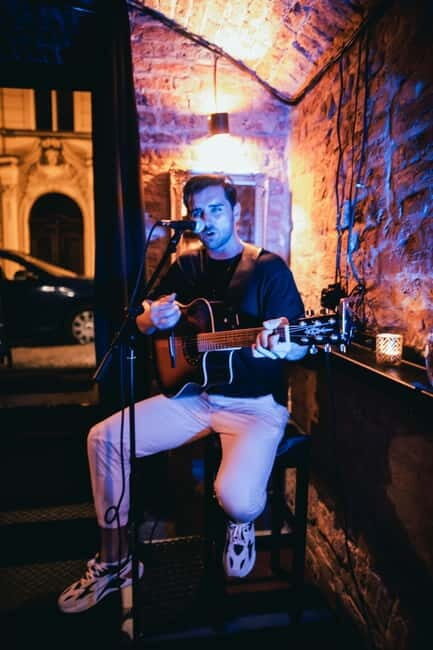 Wednesday Night Live Music with Cocktails - Authenticity and What Sets It Apart