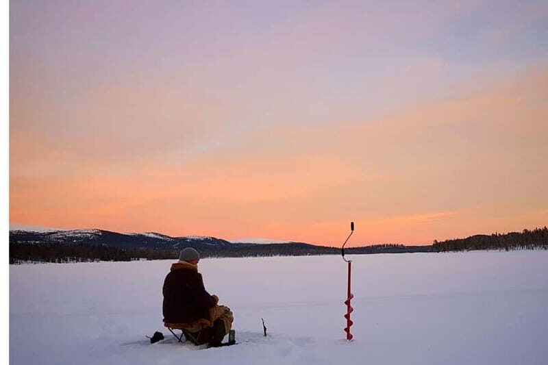 Wilderness Escape  4 Days in Karigasniemi, Finnish Lapland - Day 1: Warm Welcome and Arctic Night