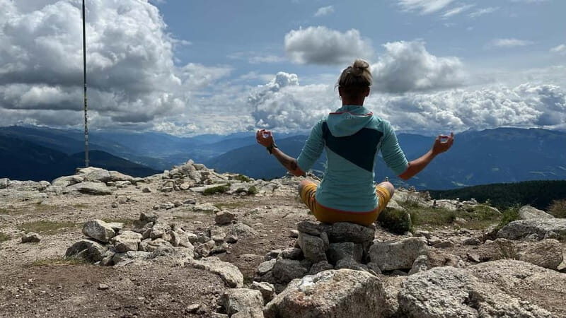 Yoga at the "Stoanamandl" viewpoint followed by brunch - The Value of This Experience