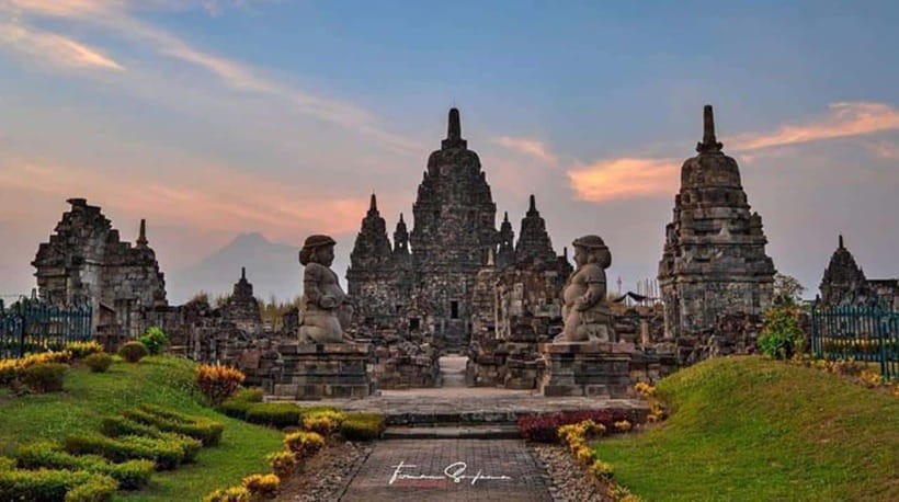 YOGYAKARTA ; MERAPI VULCANO JEEP TOUR AND PRAMBANAN TEMPEL - An In-depth Look at the Tour Experience