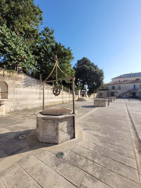 Zadar: City Highlights Walking Tour in Polish - Exploring Zadar’s Historical Heart