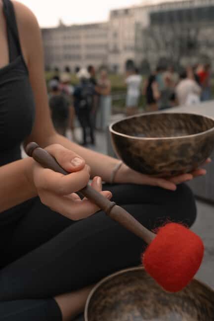 Brussels: Private Yoga, Sound Bath, or Runic Reading - FAQ