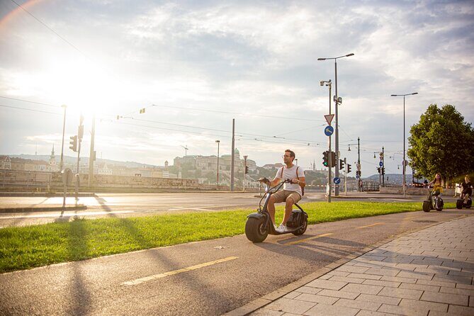 Luna E-Scooter Rent for Sightseeing in Budapest - Discovering Budapest on Two Wheels: The Experience