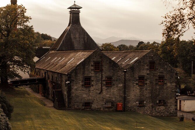 1 Hour Tasting of Rarest & Oldest Whiskies - A Deep Dive into the Whisky Tasting Experience