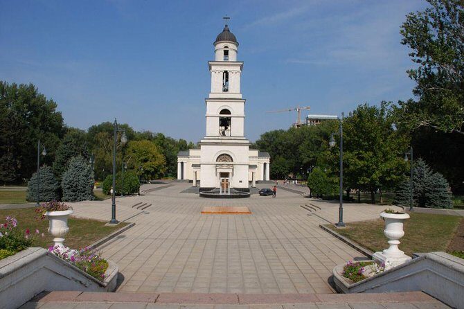 2.5 hours Walking City tour Chisinau Moldova - Practical Details and What to Expect