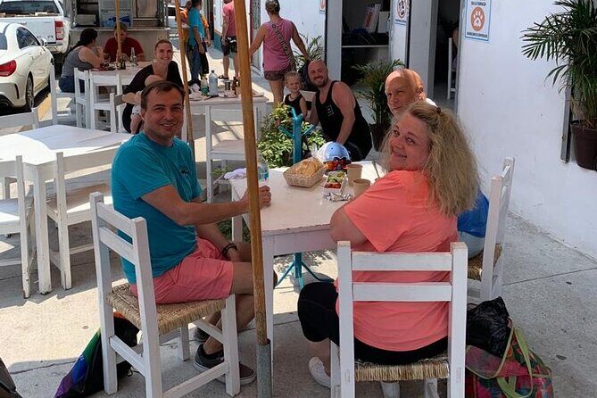 2 Hour and 30 Minutes Walking Tour in 5 De Diciembre - What Travelers Say