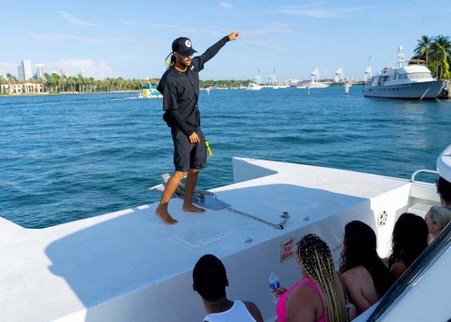 3 Hour Party Boat with Jet Ski Banana Boat & Open Bar Miami - Who Will Love This Tour?