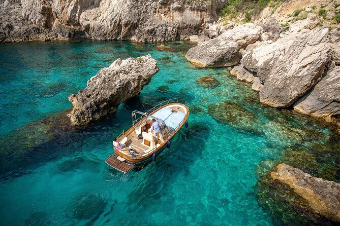 3-hour private boat tour of Capri - The Itinerary in Detail