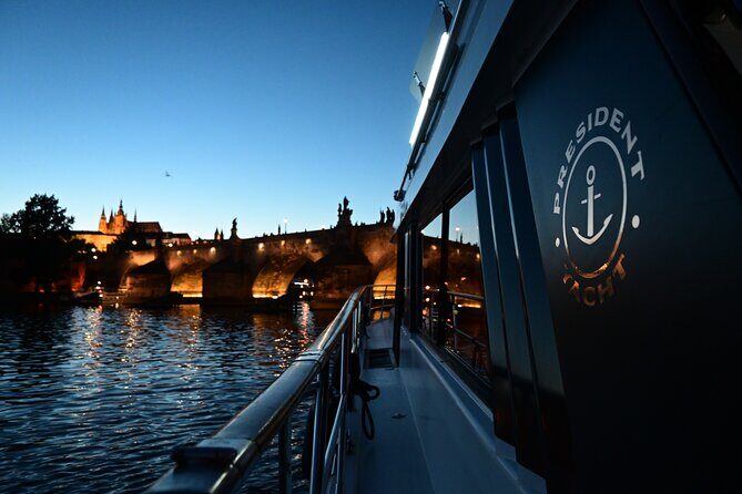 3-hour private cruise in Prague for 10 people - The Sum Up